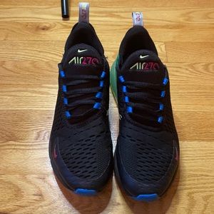 Grade school Nike airmax 270